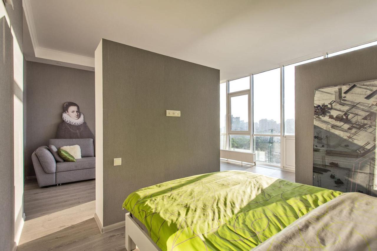 Gagarin Plaza Apartment 70 Square Metres On 12Th Floor Odessa Exterior foto