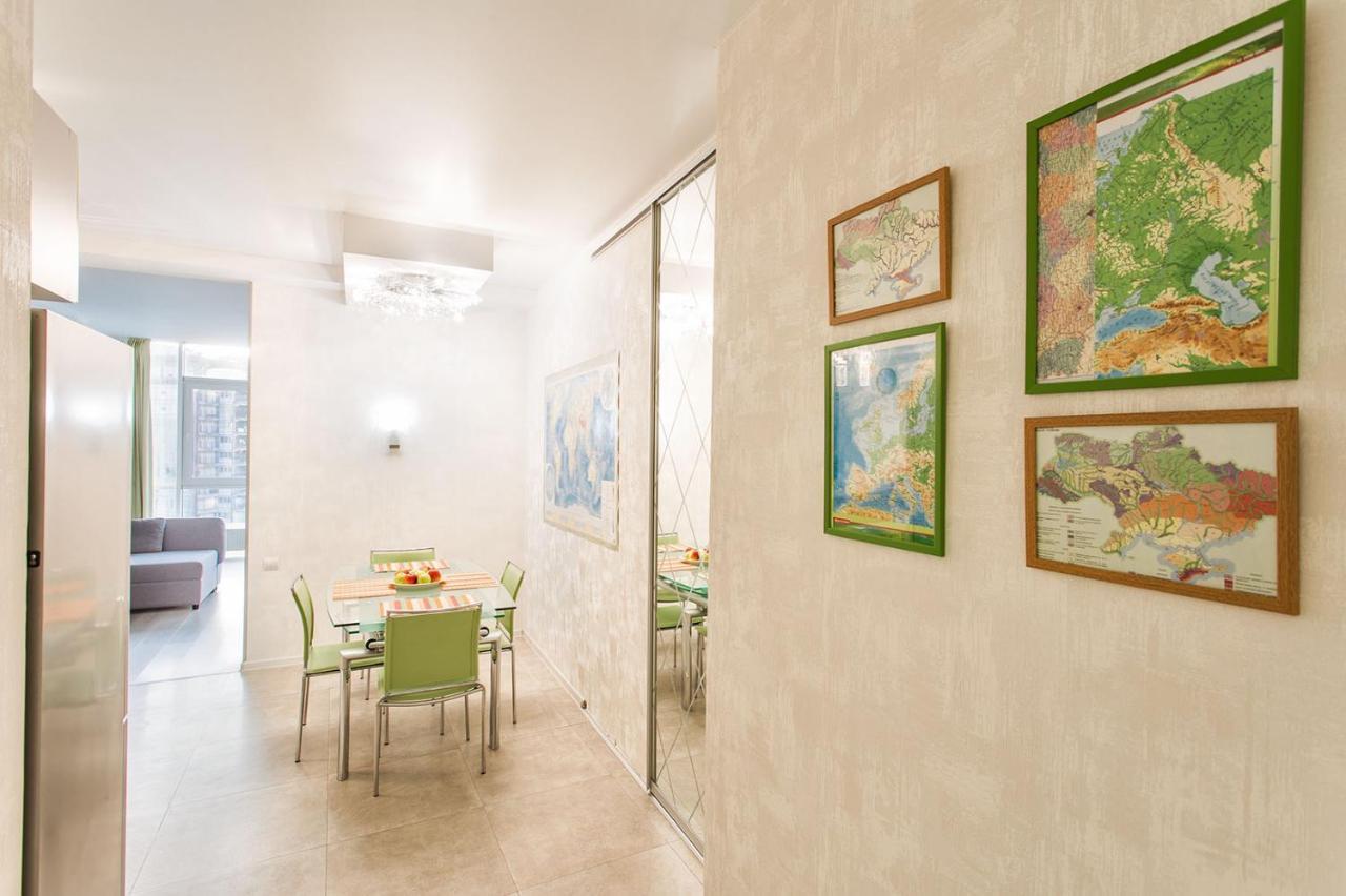 Gagarin Plaza Apartment 70 Square Metres On 12Th Floor Odessa Exterior foto
